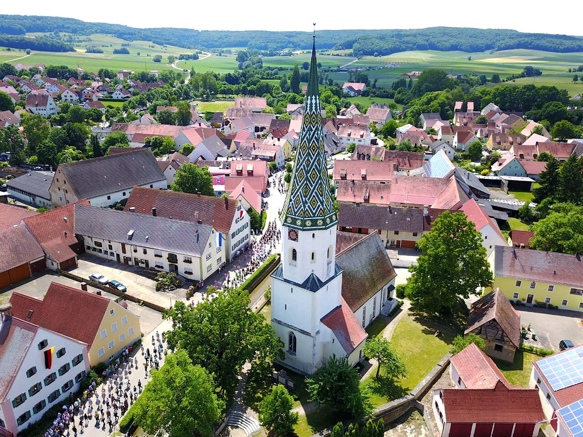 Luftaufnahme der Gemeinde Meinheim